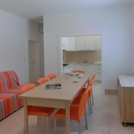 Apartment In Lignano Sabbiadoro 42730 リニャーノ・サッビアドーロ