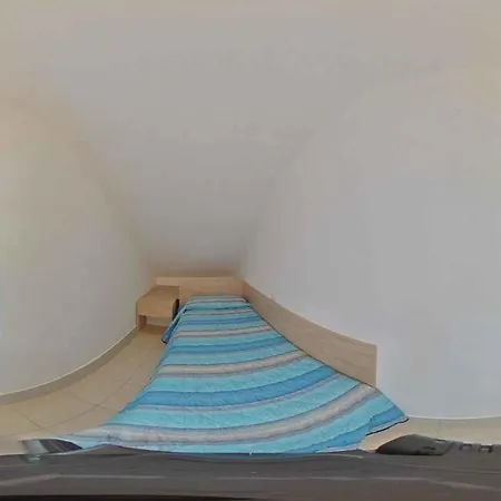 Apartment In Lignano Sabbiadoro 42730 アパート リニャーノ・サッビアドーロ
